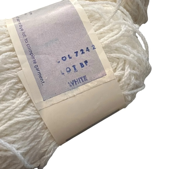 2 Skeins Bernat Natural Yarn Barella Sportspun Saluki‎ WHITE Soft Acrylic Nylon - Picture 8 of 10